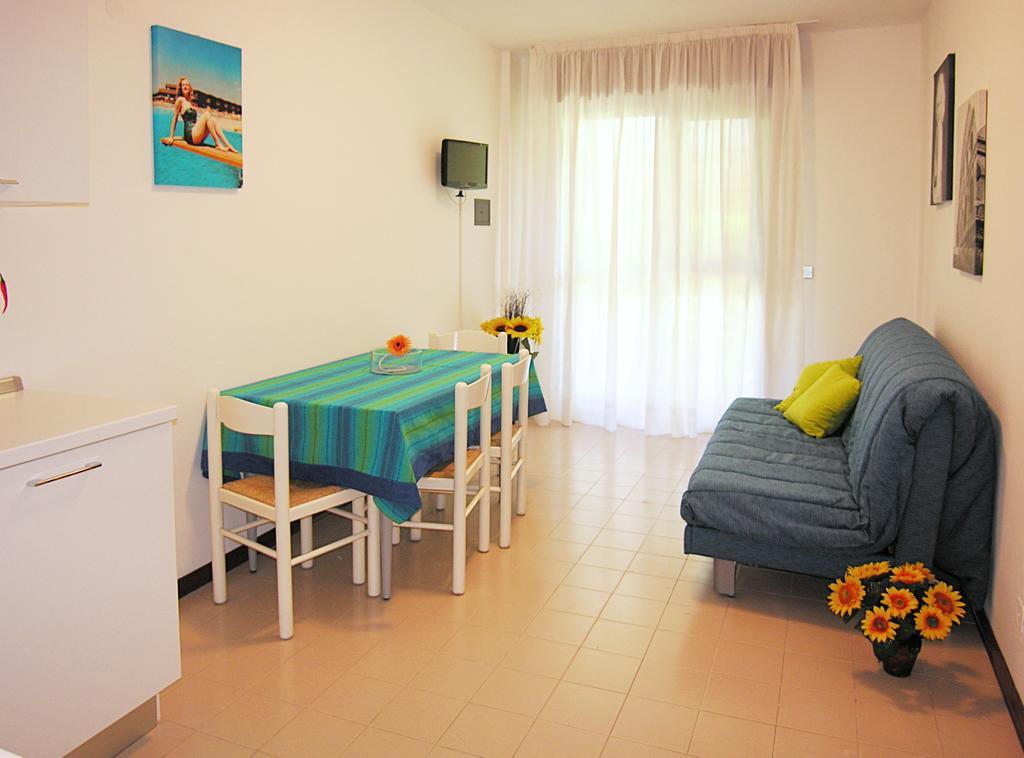 Apartment Gemini Con Piscina Bibione Chambre photo